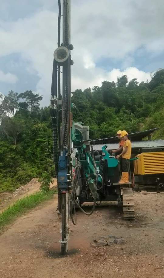 孔山KS680成功抵达马来西亚新矿山